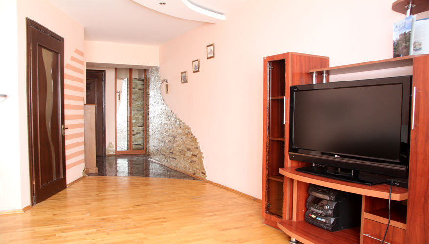 Self-Catering Apartment este un apartament de 2 camere de inchiriat in Chisinau, Moldova